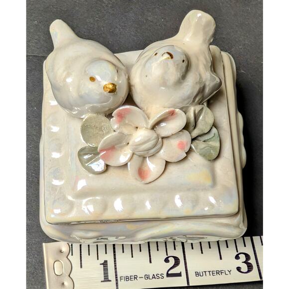 Vtg Lusterware Porcelain Trinket Box 3" Two Lovebirds Flowers Cottage Core MCM - Picture 7 of 12
